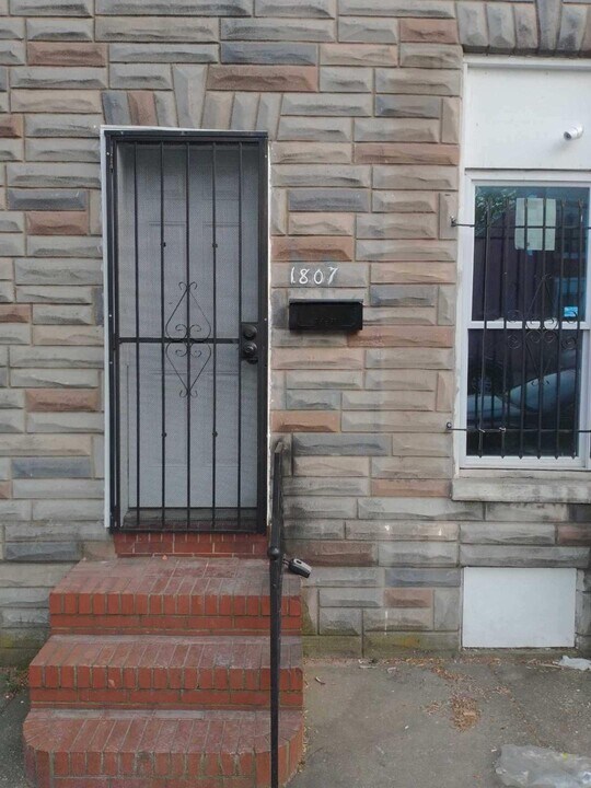 1807 Ramsay St Photo