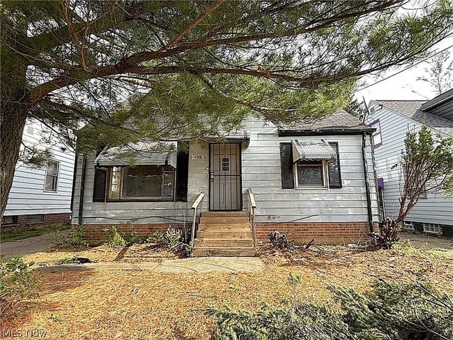 property at 4065 E 153rd St