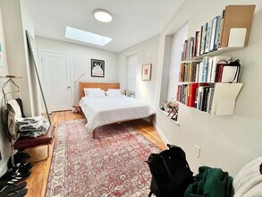 3 Garden Ct, Unit 4 in Boston, MA - Building Photo - Building Photo