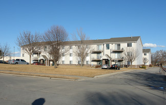 Grandview Apartments in Papillion, NE - Building Photo