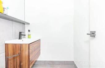 Putnam Avenue, Unit 1A in Brooklyn, NY - Foto de edificio - Building Photo