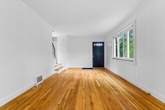 947 Brintell St in Pittsburgh, PA - Building Photo - Building Photo