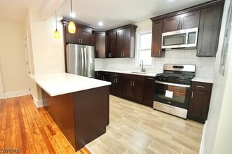 24 Hornblower Ave in Belleville, NJ - Building Photo - Building Photo