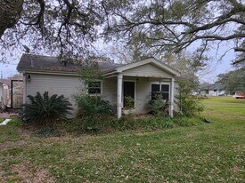 4701 Cherry St in Santa Fe, TX - Building Photo
