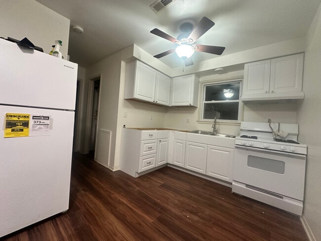 223-223 S Rosemary Ave in Lansing, MI - Foto de edificio - Building Photo