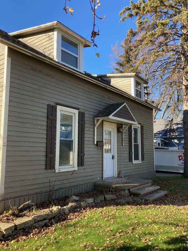 property at 2107 Poplar St