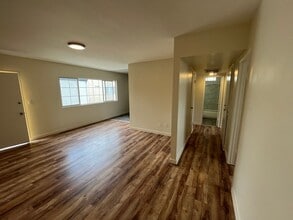 8517 Cedros Ave in Los Angeles, CA - Building Photo - Building Photo