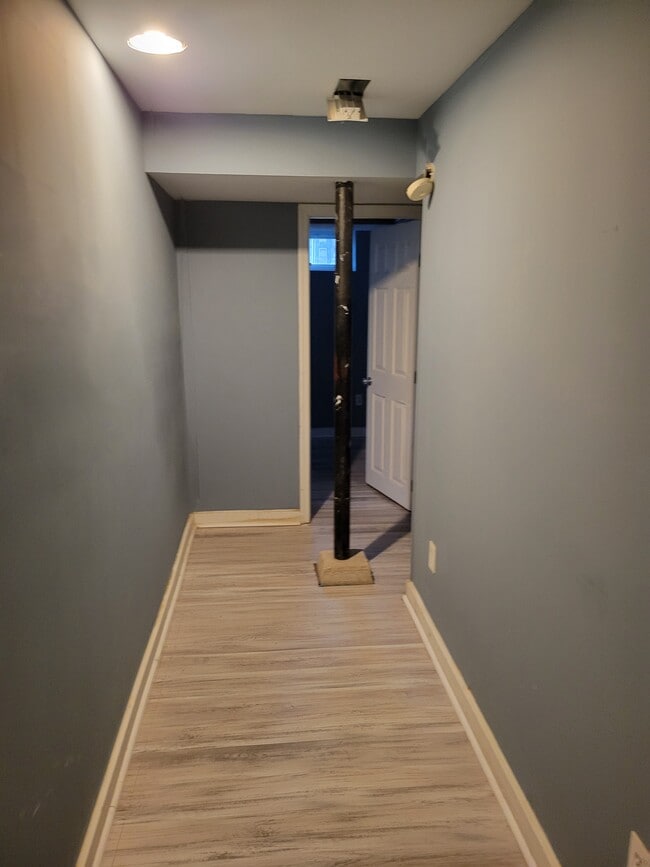 6135 84th Ave, Unit 6135 in New Carrollton, MD - Foto de edificio - Building Photo