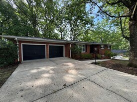 2205 Hathaway Dr in Greensboro, NC - Building Photo
