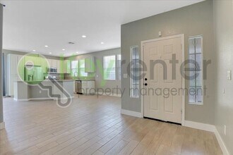 461 Anjou Cir in Sacramento, CA - Building Photo - Building Photo