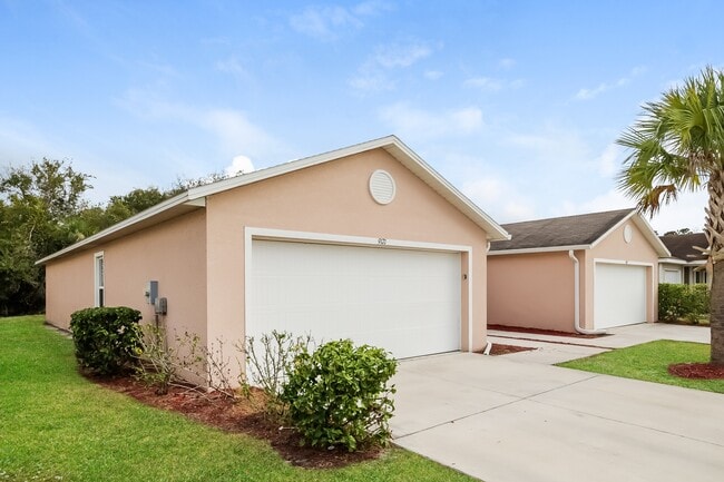 9171 Aegean Cir in Lehigh Acres, FL - Building Photo - Building Photo