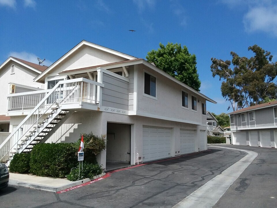 4243 Arcata Bay Way in Oceanside, CA - Building Photo