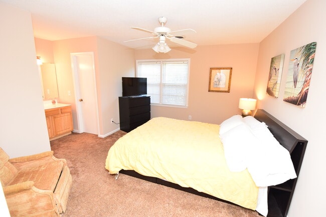 617 Plymouth Dr in Wilmington, NC - Building Photo - Building Photo