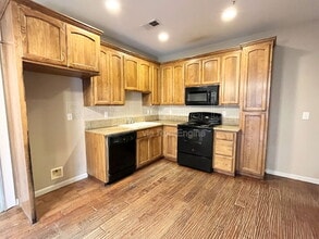 308 Olive Way in Chowchilla, CA - Building Photo - Building Photo