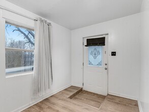 608 Woodruff Ave in Joliet, IL - Building Photo - Building Photo