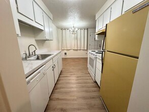 6055 SW 68th Ct in Beaverton, OR - Building Photo - Building Photo