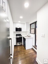 EAST 56 STREET in New York, NY - Building Photo - Building Photo
