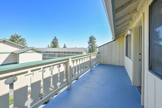 Swiss Gables Apartment Homes in Kent, WA - Building Photo - Interior Photo