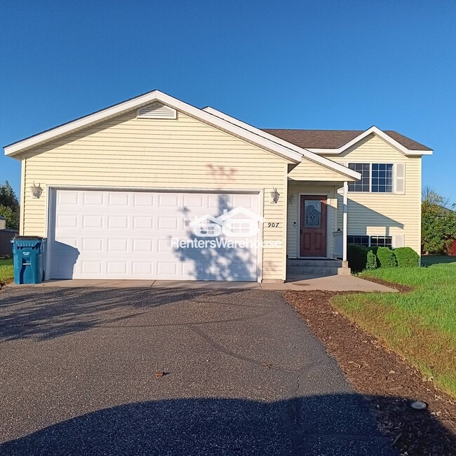 907 3rd Ave NE in St. Joseph, MN - Building Photo - Building Photo