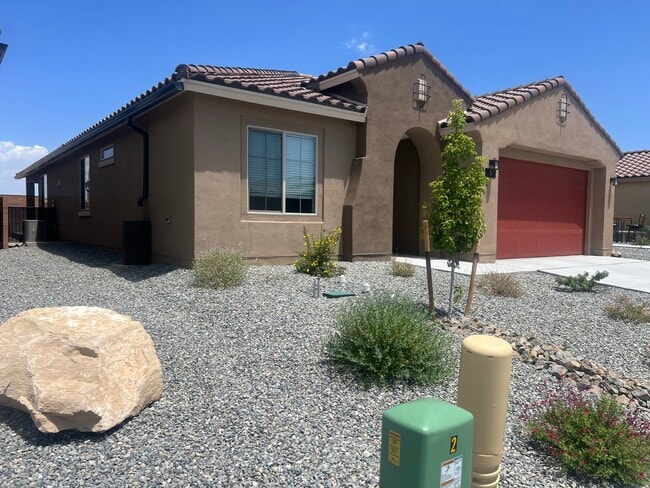 property at 5 Mountaingem Loop