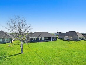 529 Longhorn Trail in Angleton, TX - Building Photo - Building Photo