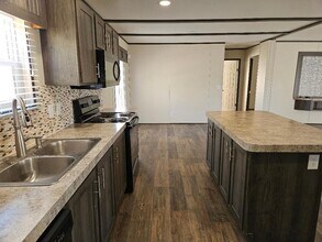 482 McDonald Ln W in Cedar Creek, TX - Building Photo - Building Photo