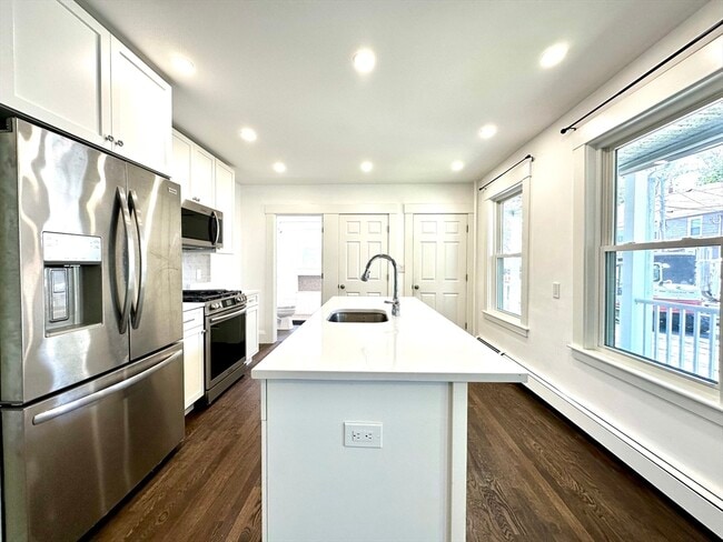 70 Gardner St in Waltham, MA - Building Photo - Building Photo
