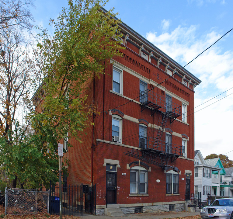 3409 Woodburn Ave in Cincinnati, OH - Building Photo