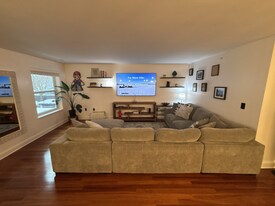 1550 N Warren Ave, Unit 103 in Milwaukee, WI - Building Photo