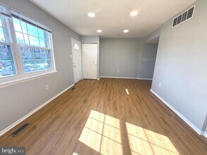 17 Holland Hill Ct in Catonsville, MD - Building Photo - Building Photo