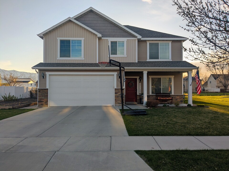 1111 S 900 W in Logan, UT - Foto de edificio