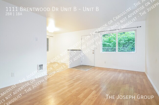 1111 Brentwood Dr in Bremerton, WA - Foto de edificio - Building Photo