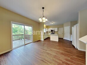 302 Forest Bend Dr in Mount Juliet, TN - Foto de edificio - Building Photo