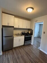 201 Woodnell St, Unit 201-E in Greensboro, NC - Building Photo - Building Photo