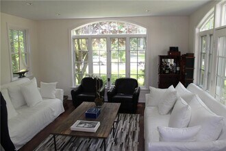 724 Forest Ave in Mamaroneck, NY - Building Photo - Building Photo
