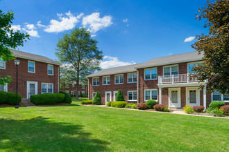 Greenwoods in Brockton, MA - Foto de edificio - Building Photo