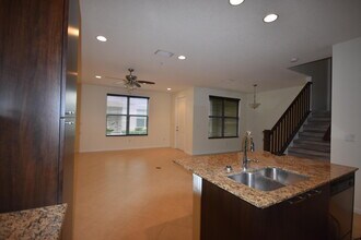 5042 NW 16th Way in Boca Raton, FL - Building Photo - Building Photo