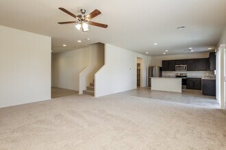 5012 S 109th Dr in Tolleson, AZ - Foto de edificio - Building Photo