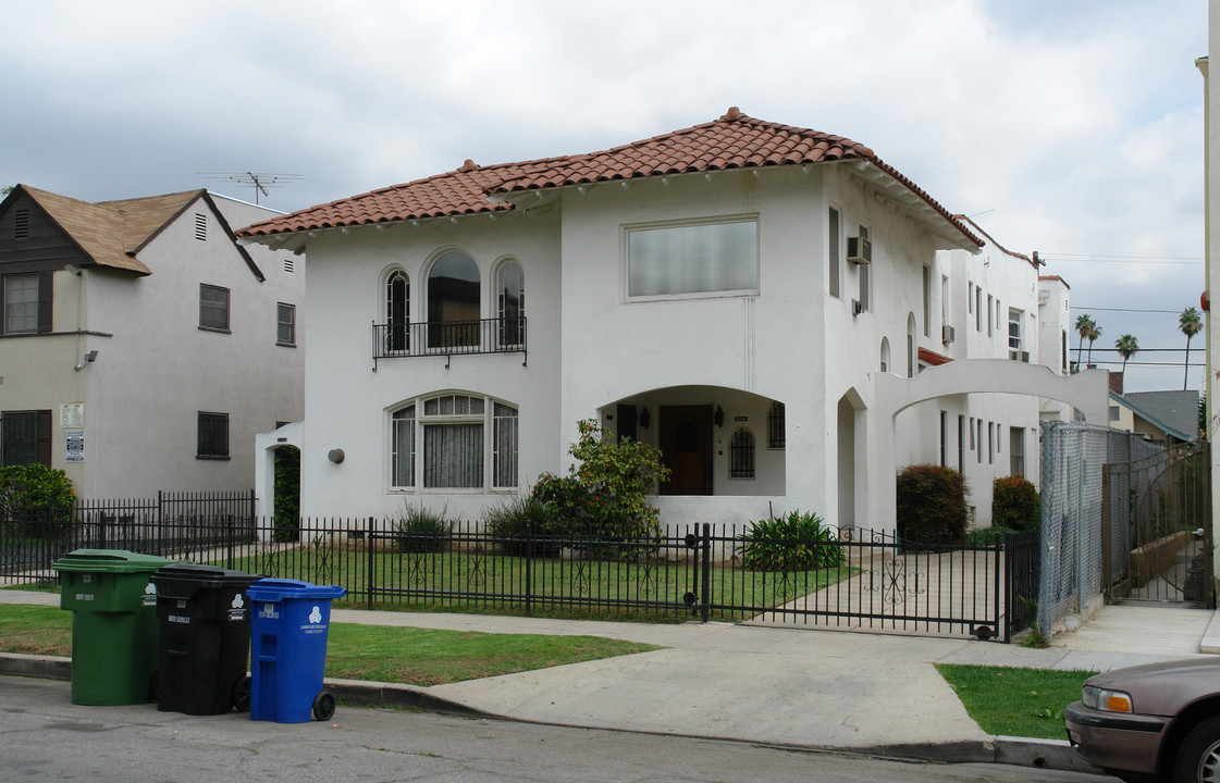 240 S Harvard Blvd in Los Angeles, CA - Building Photo