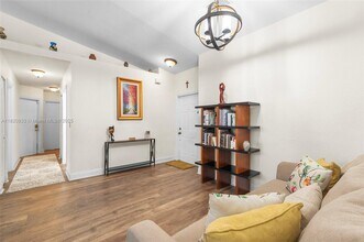 15066 SW 22nd St in Miramar, FL - Building Photo - Building Photo
