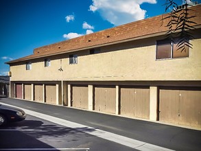 Mountain Ridge Apartments in Lake Elsinore, CA - Building Photo - Building Photo