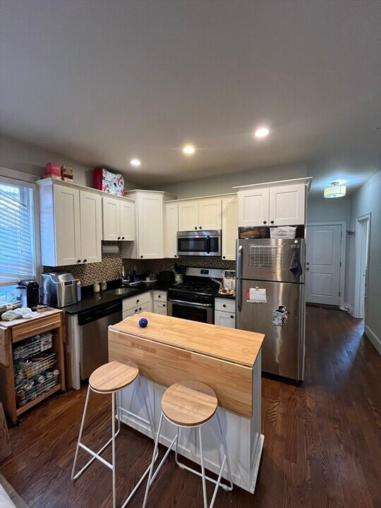 605 E 3rd St in Boston, MA - Building Photo