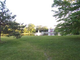 109 Fieldcrest St, Unit 301 in Ann Arbor, MI - Building Photo