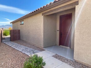 7937 S Golden Bell Dr in Tucson, AZ - Building Photo - Building Photo
