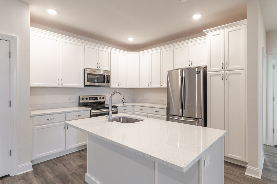 The Residences at St. Joseph Court in Levittown, PA - Foto de edificio