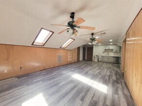 12070 Old County Rd in Willis, TX - Building Photo - Building Photo