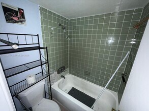 1255 W 53rd St in Hialeah, FL - Building Photo - Building Photo