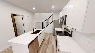 12029 77 Ave in Grande Prairie, AB - Building Photo - Building Photo