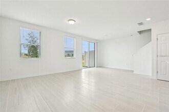 16430 Bird of Paradise Ave in Clermont, FL - Building Photo - Building Photo