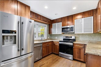 116 S West St in Naperville, IL - Building Photo - Building Photo